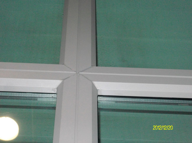 Noise reduction utility model patents glass wall partition newspaper photo
