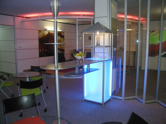 High wall glass case