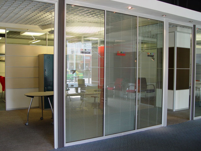 High wall glass case