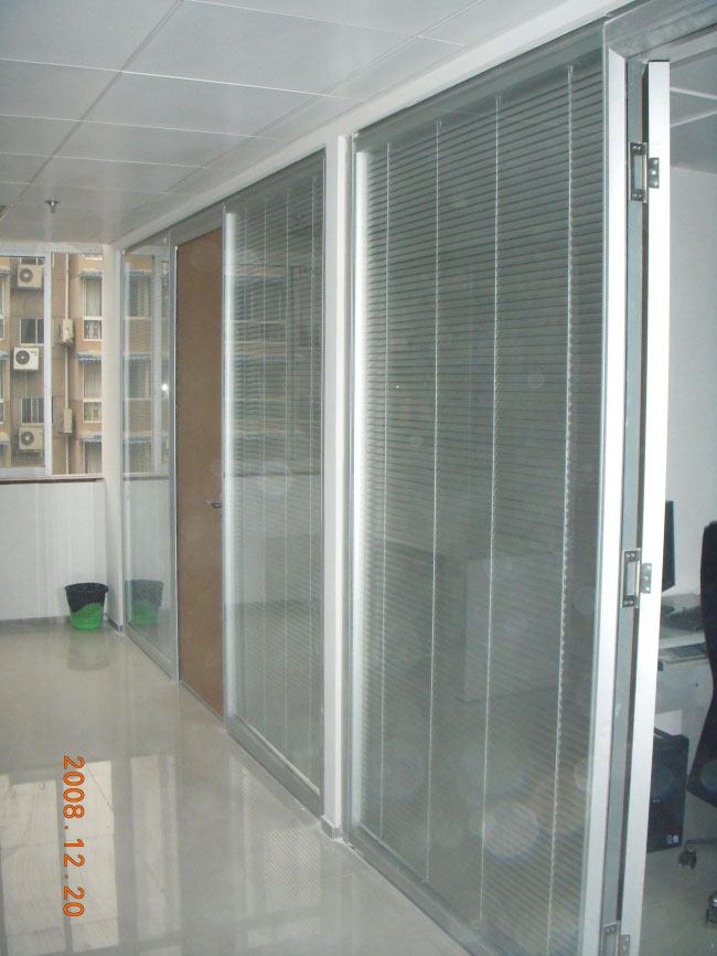 High wall glass case